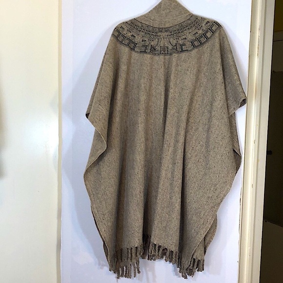 Vintage Aztec South American Art Printed Wool Fringe Blanket Cap --- One… - Picture 14 of 16